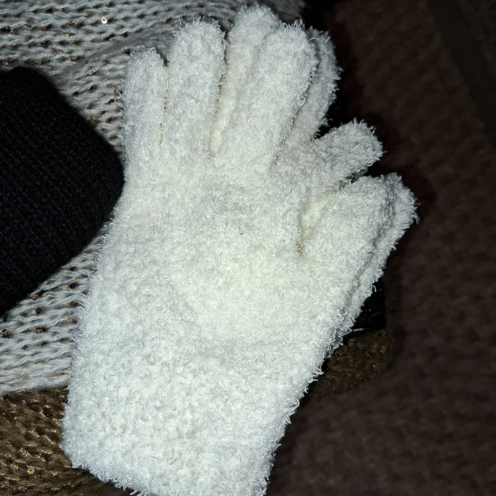 WINTER WEATHER BUNDLE. GLOVES, BEANIE, SCARF